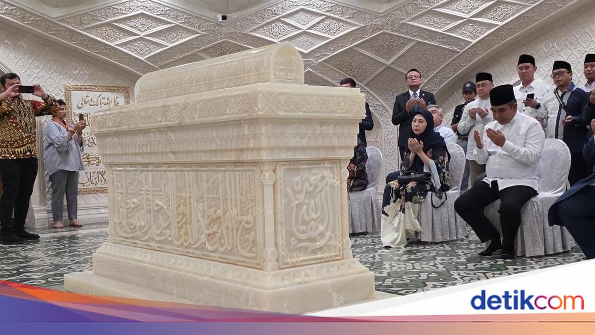 Ketua MPR Ziarah ke Makam Imam Bukhari di Uzbekistan, Bicara Peran Bung Karno