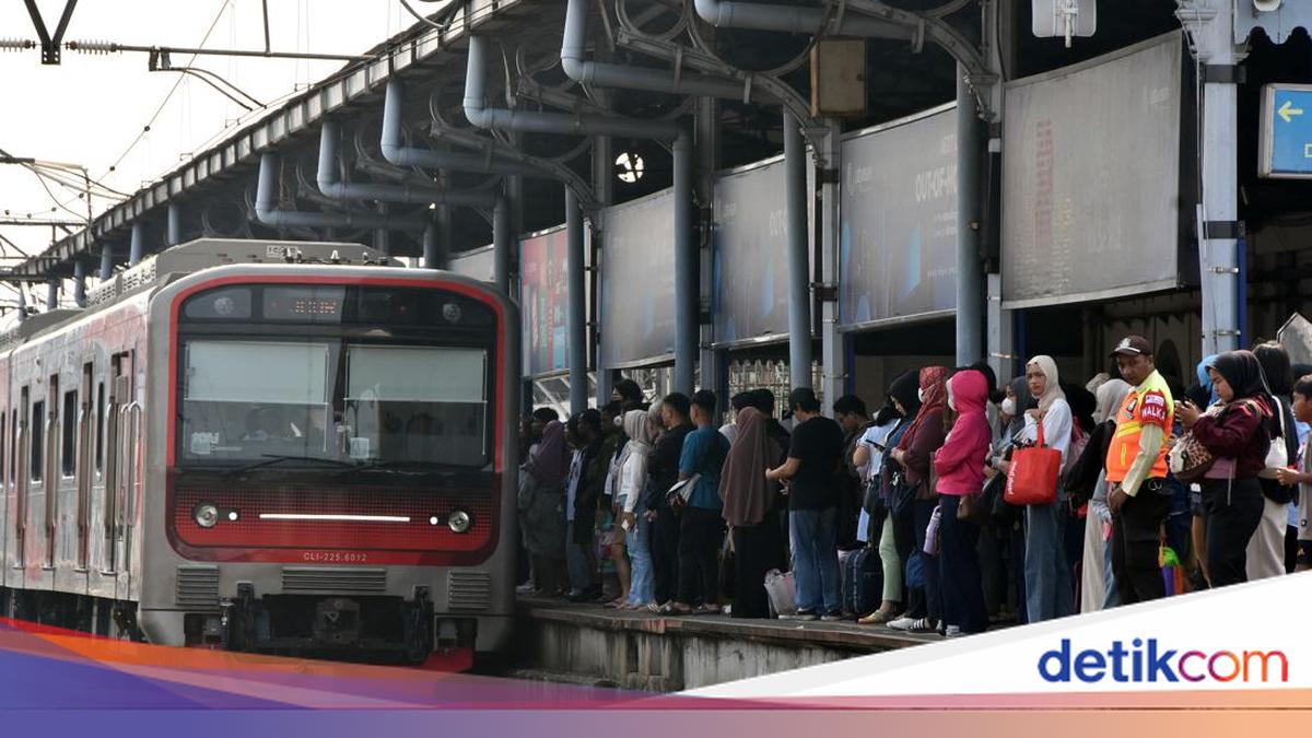 Drama 'Pelakor' Picu Keributan Pasutri di KRL Bekasi