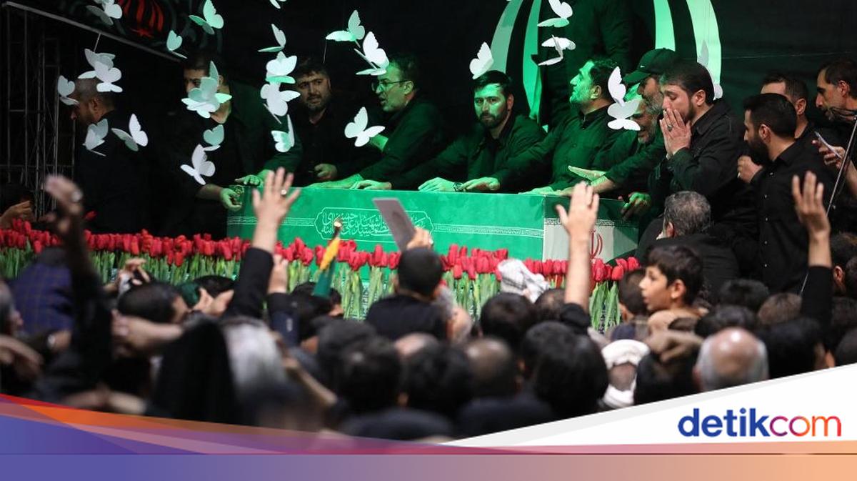 Petinggi Rusia Hadiri Pemakaman Khamenei dan Prediksi Kemenangan Iran atas AS