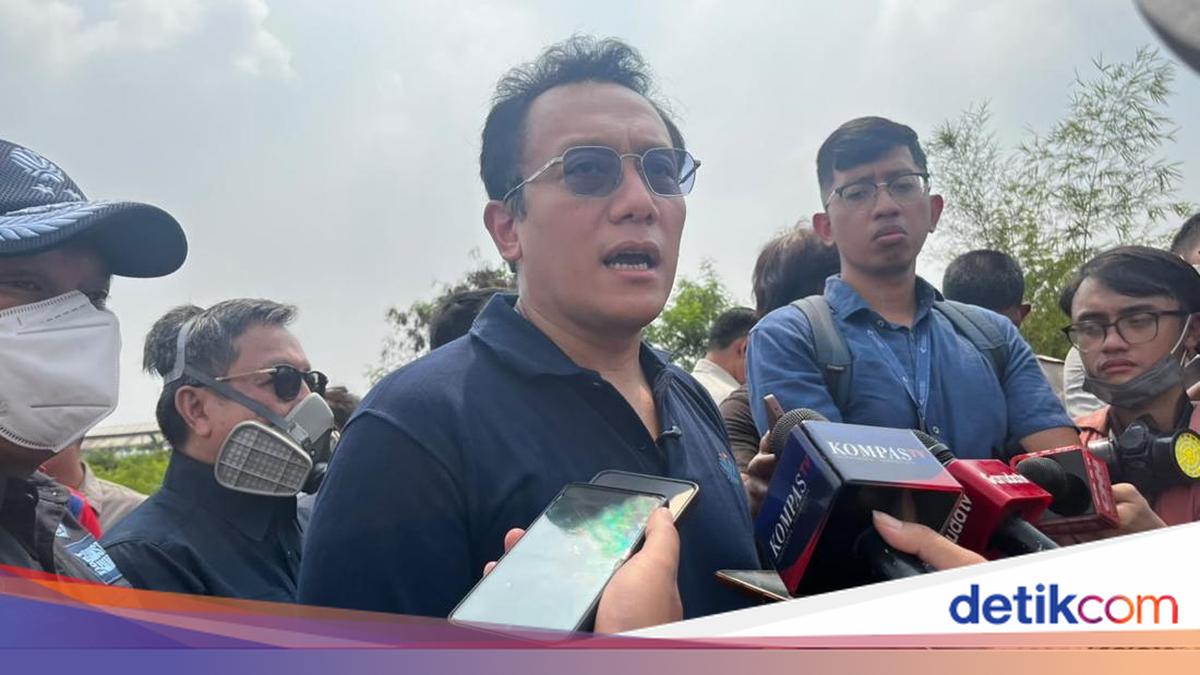 Wamen LH Jengkel, Kebakaran TPA Jatiwaringin Jadi Tontonan Warga