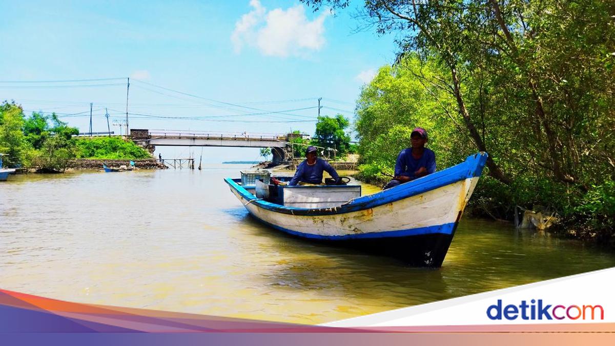 Nelayan di Pandeglang Tetap Melaut Meski Gunung Anak Krakatau Siaga 3