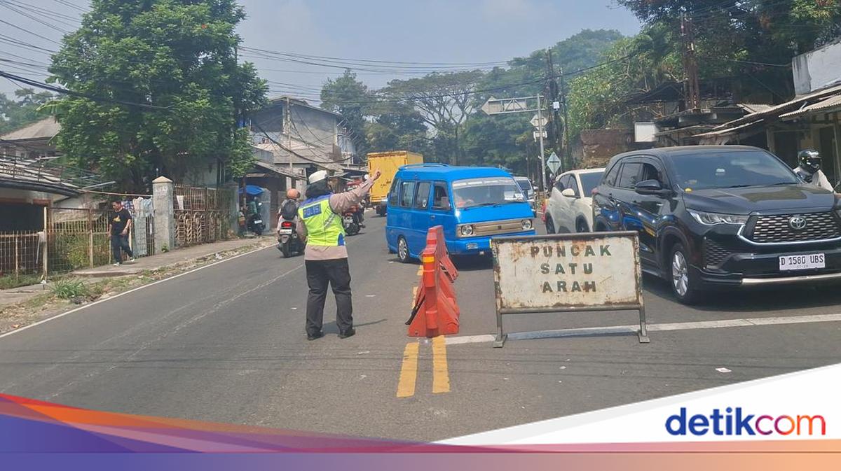 Polisi Terapkan One Way Arah Jakarta Siang Ini, Mobil Menuju Puncak Disetop