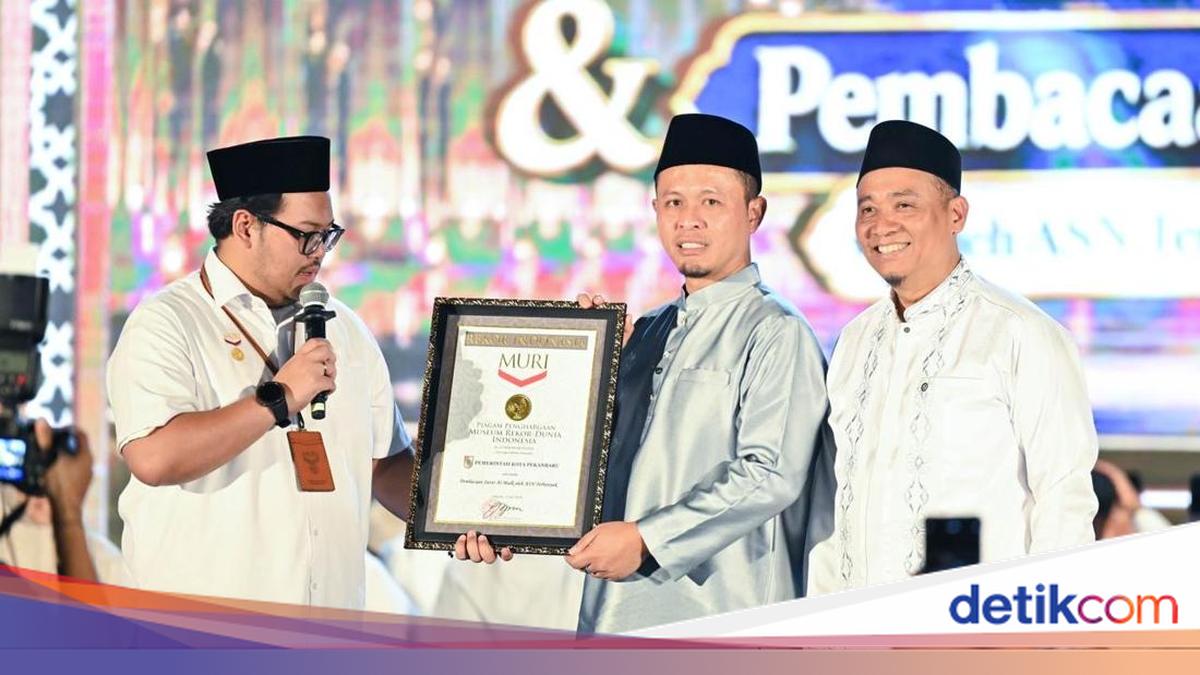 Raih MURI, 9.184 ASN Pekanbaru Serentak Baca Surah Al-Mulk di Masjid An Nur
