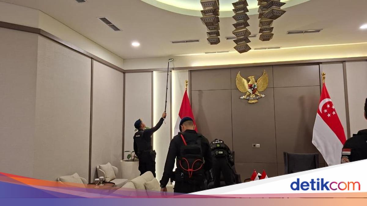 Brimob Polda Metro Sterilisasi Bandara Halim Jelang Kunjungan PM Singapura