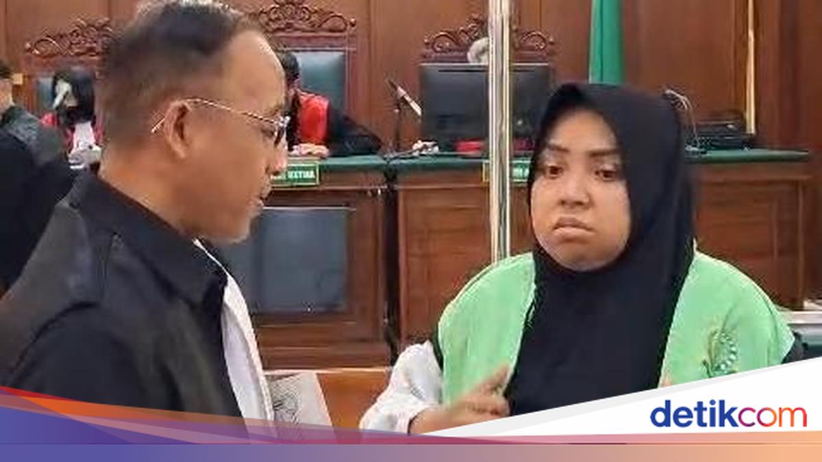 Wanita Surabaya Robohkan Rumah Dinas Pakai Ekskavator, Negara Rugi Rp 537 Juta