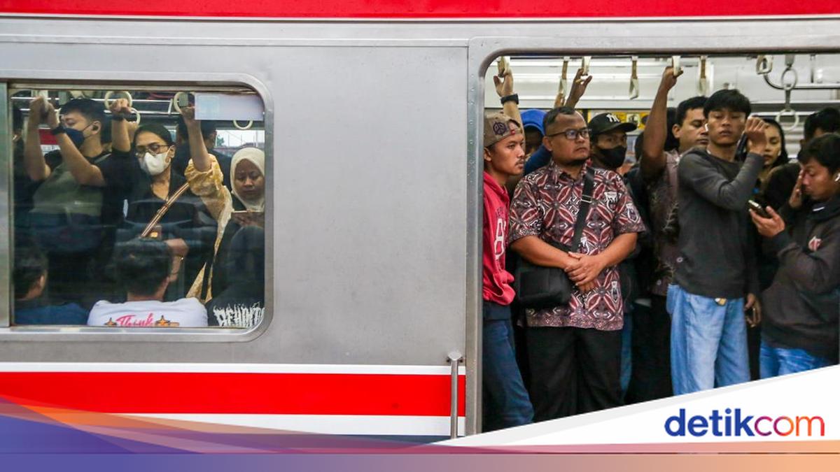 1 Juta Orang Desak-desakan di KRL Tiap Hari Kerja