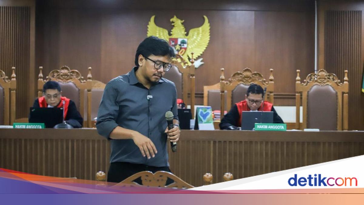 Ferry Irwandi Sebut Timpa Teks Sudah Jadi Budaya Media Sosial di Sidang UU ITE