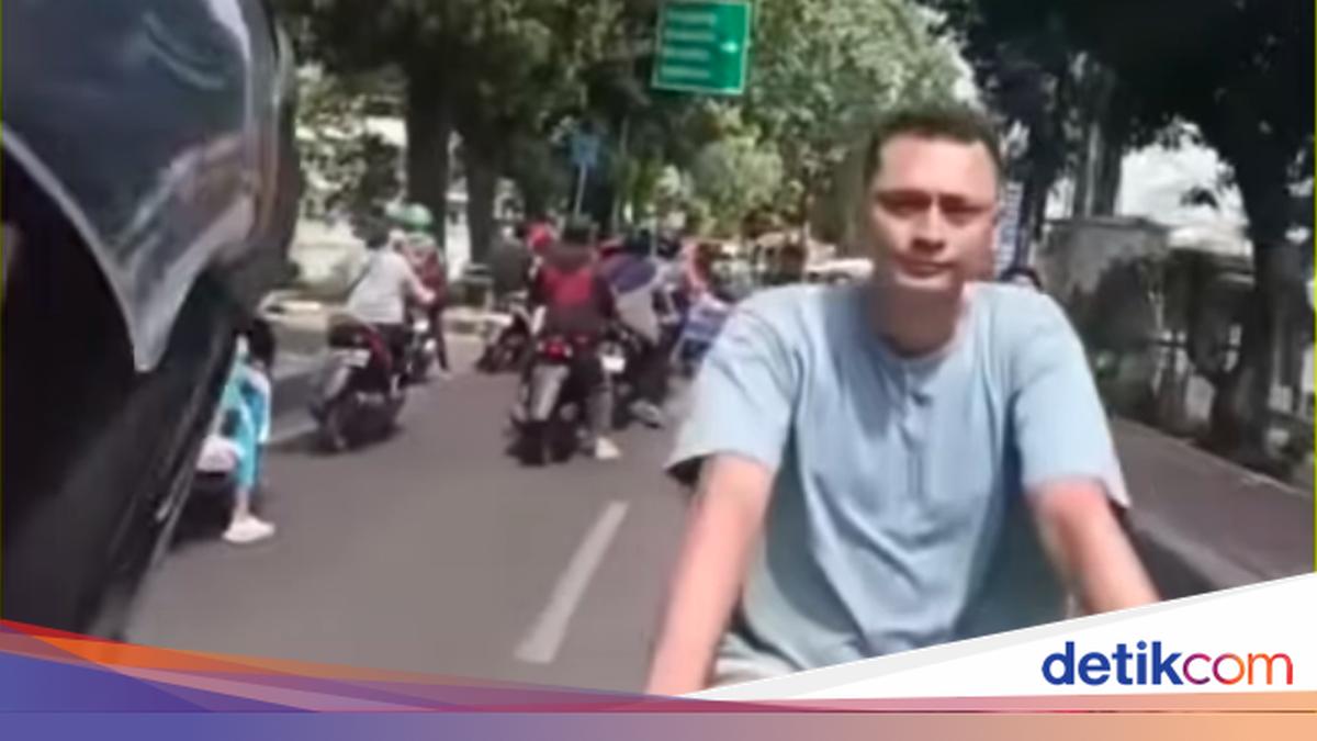 Tak Pakai Helm, Bang Jago Pemukul Pemotor di Jaksel Kena Tilang