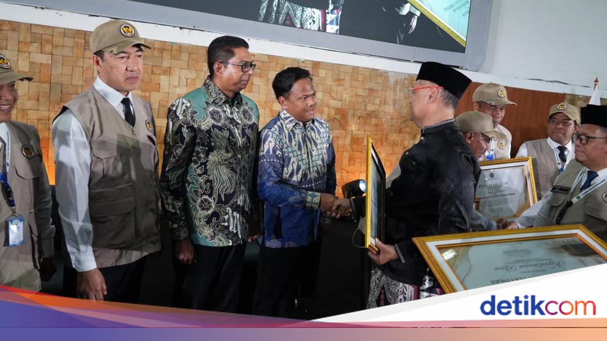 Sukses Amankan Haji 2026, Polri Terima Penghargaan dari Kemenhaj