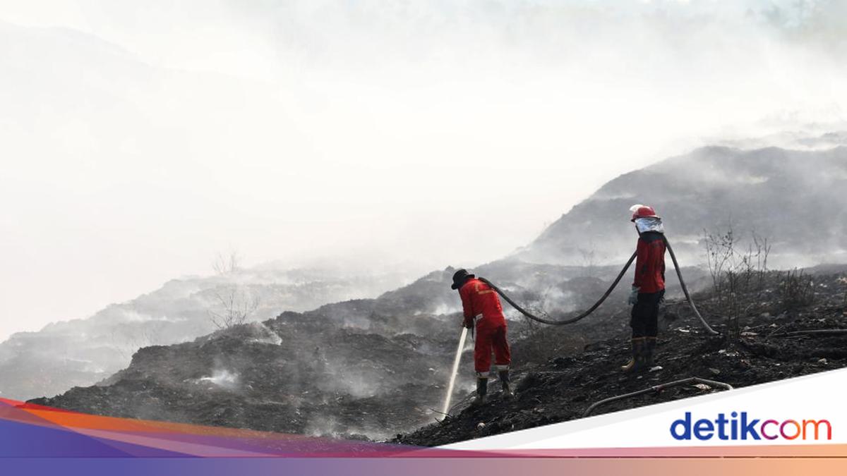 BNPB Gunakan Metode Khusus untuk Padamkan Api di TPA Jatiwaringin