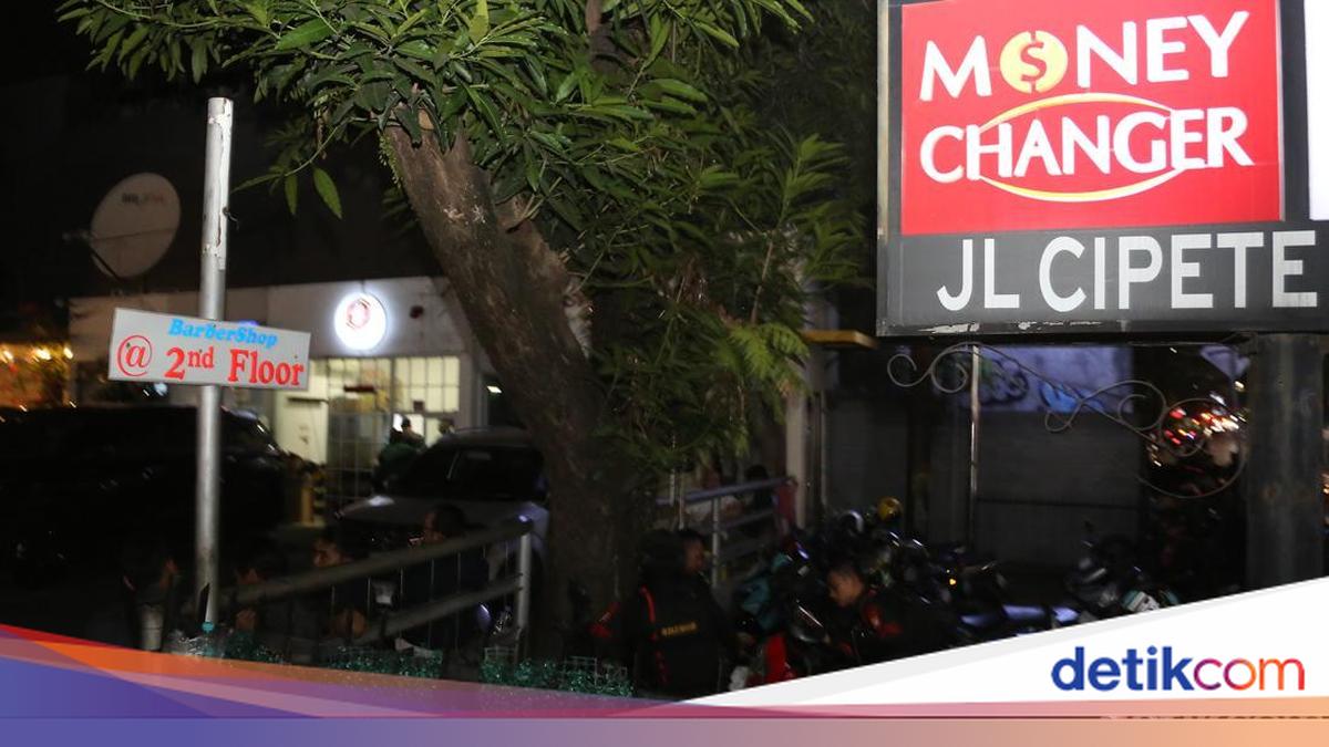 Polisi Sita Uang Rp 7,2 M dari Penggeledahan Money Changer di Cipete