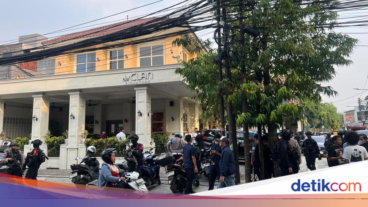 Polisi Temukan Brankas Saat Geledah Kafe de'Clan di Cipete