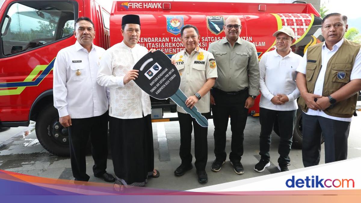 Tito Serahkan Kendaraan Tangki Air Multifungsi ke Pemkab Aceh Tengah