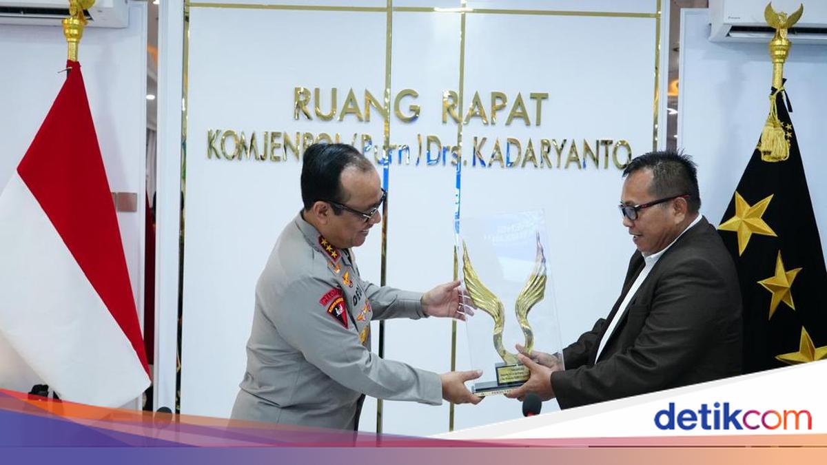 Wakapolri Raih Penghargaan The Visionary Leader of National Security dari Unissula