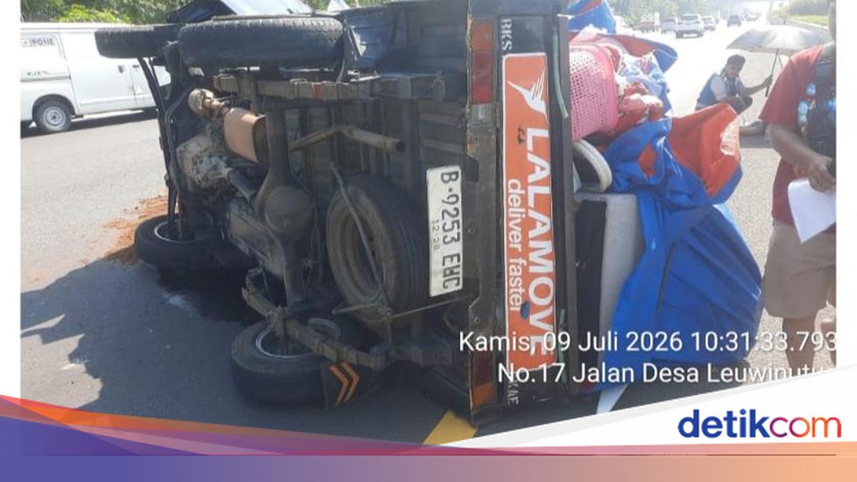 Ban Pecah Picu Pikap Terbalik di Tol Jagorawi Km 30, Ini Kronologinya
