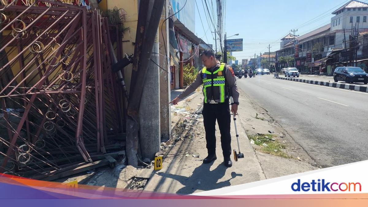 Olah TKP, Kecelakaan McLaren YouTuber Andra ST Diduga Akibat Ban Selip