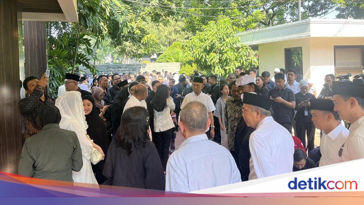Rachmat Gobel Akan Dimakamkan di TMP Kalibata Usai Salat Jumat