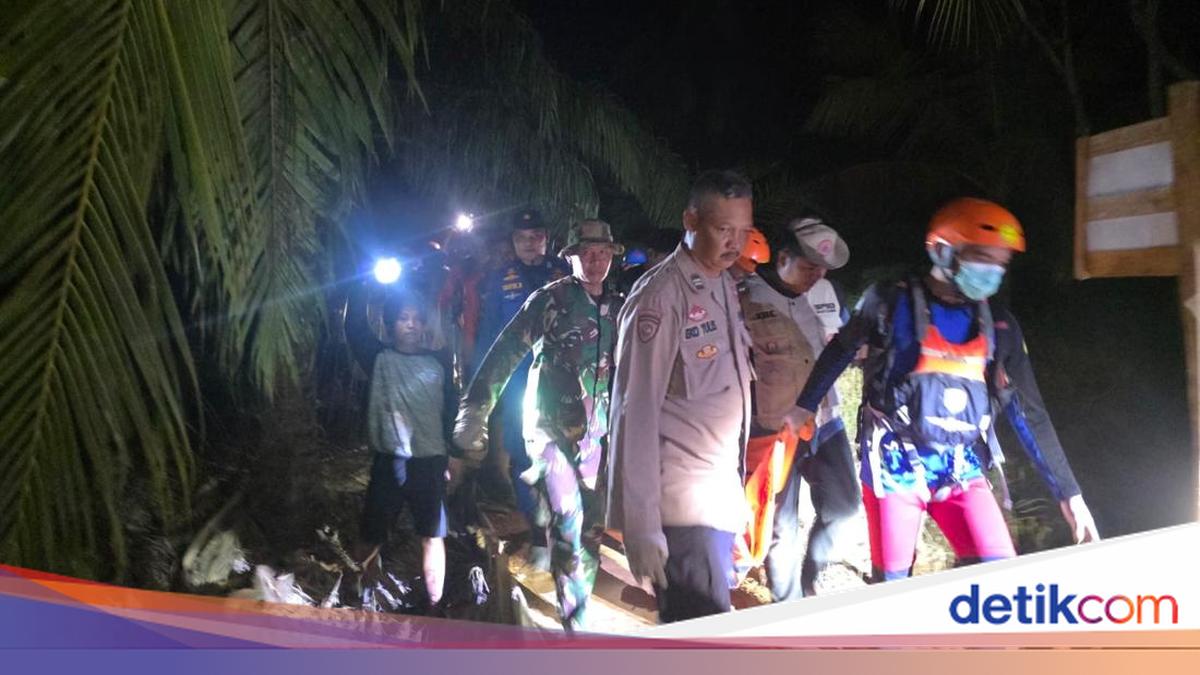 Tim SAR Gabungan Polda Sumsel Evakuasi Jenazah Pria di Perairan Tungkal