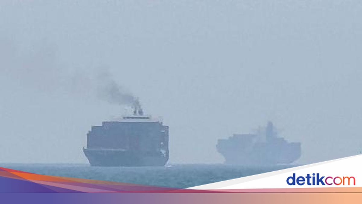 Memanas Lagi! Iran Serang Kapal Tanker di Selat Hormuz