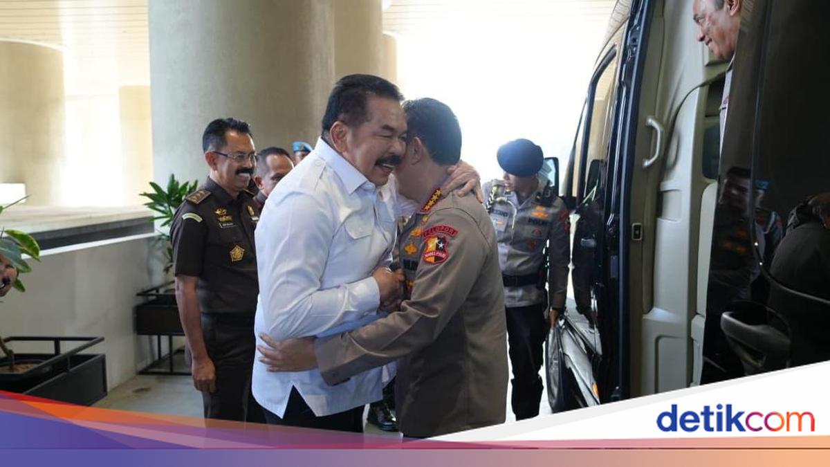 Jaksa Agung Sambut Kapolri di Kejagung: Jangan Pikir Kami Rival atau Versus
