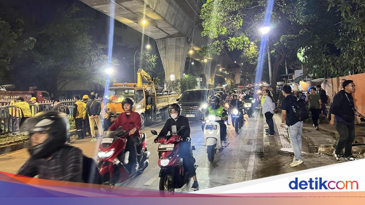 Pembongkaran JPO Selesai, Kini Jalan Tendean Jaksel Dibuka 2 Arah