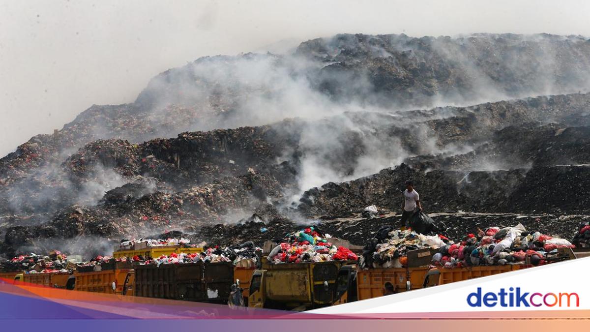 Sampah-sampah Dilalap Api dari Depok hingga Gunung Putri