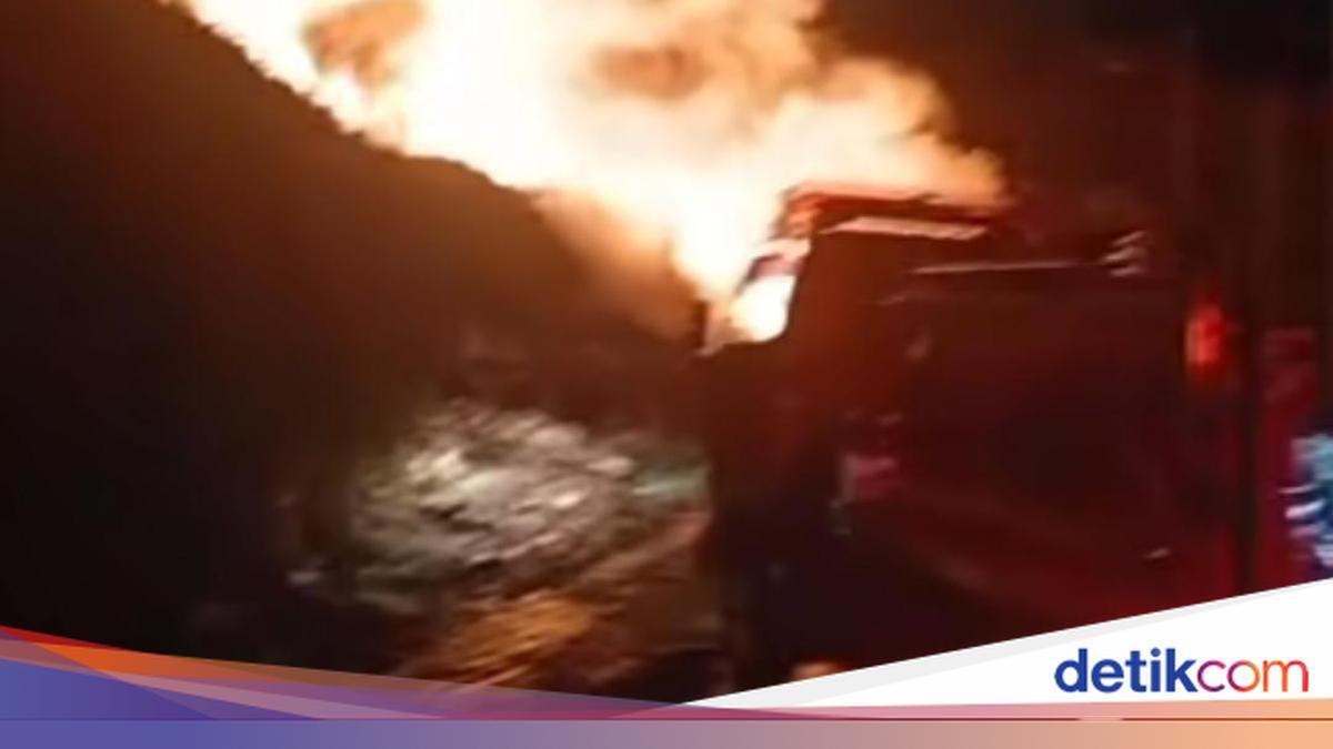 Cegah Kebakaran, Pemkot Depok Minta Damkar Rutin Siram TPA Cipayung