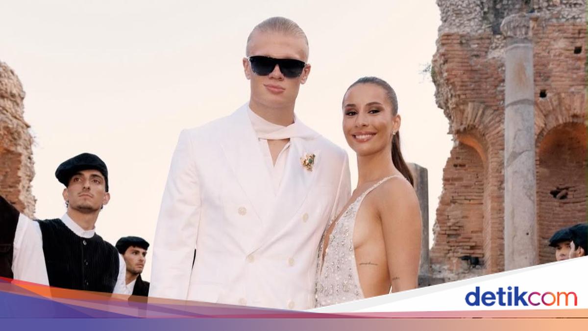 Bikin Pangling! Gaya Necis Erling Haaland Gandeng Pacar di Fashion Show