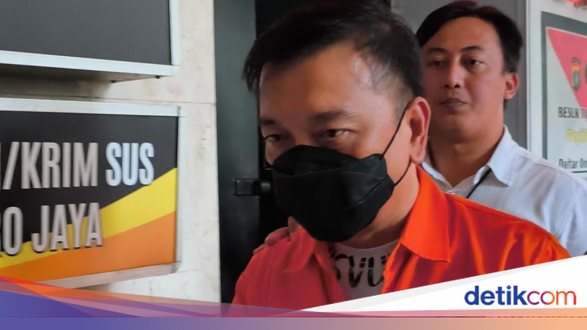Dibawa ke Kejaksaan, Begini Penampakan Don Ritto Berbaju Tahanan