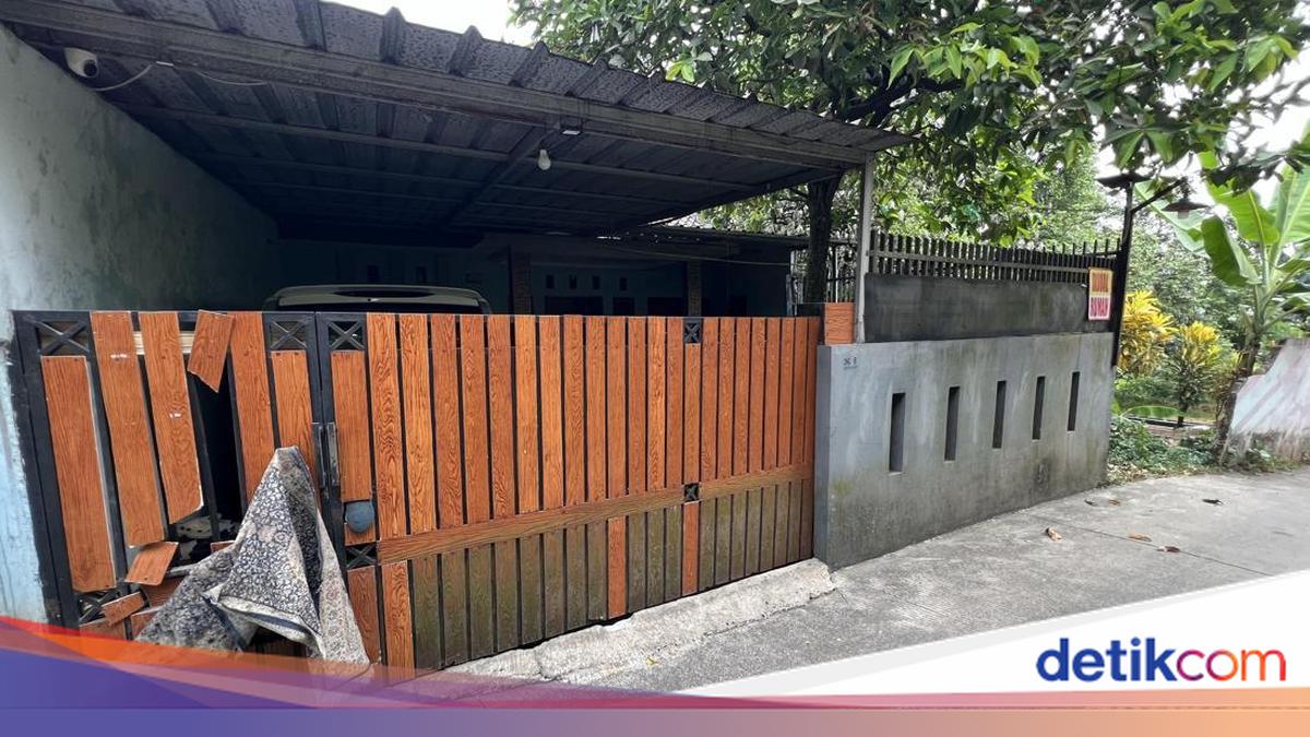 Penampakan Rumah Warga di Depok Usai Diteror Tetangga, Pagar Rusak