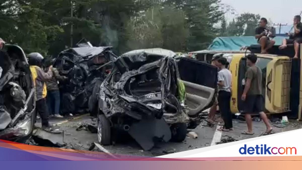 Tabrakan Beruntun 6 Mobil di Sibolangit: Kerusakan Parah dan Dugaan Rem Blong