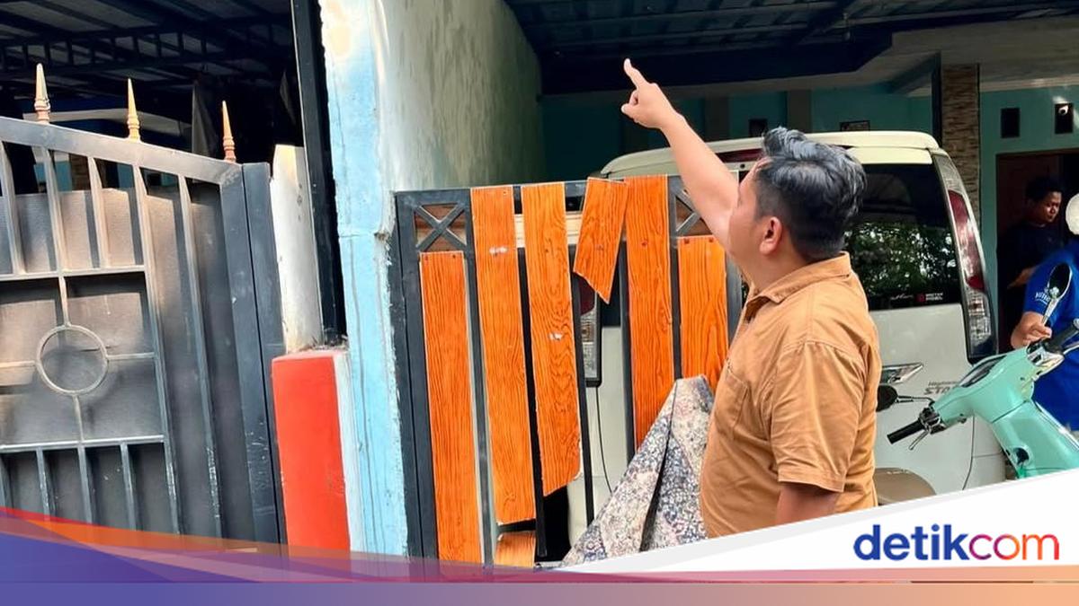 Polisi Olah TKP Kasus Warga Depok Diteror Tetangga hingga Pagar Rusak