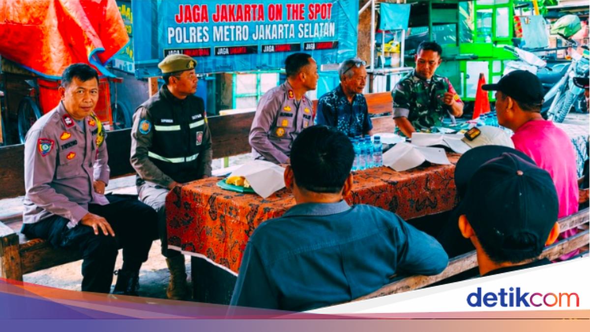 Jaga Jakarta On The Spot, Polres Jaksel Serap Aspirasi dan Bagi Bansos