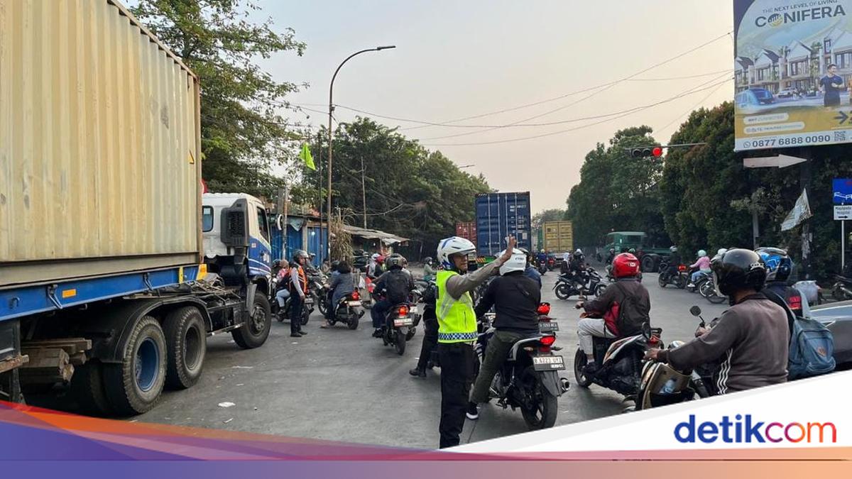 Dari Cakung ke Cilincing, Macetnya Bikin Merinding