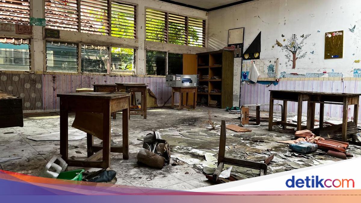 Ortu Siswa soal SDN di Kebayoran Lama Roboh: Pagi Miring, Sorenya 'Bruk'