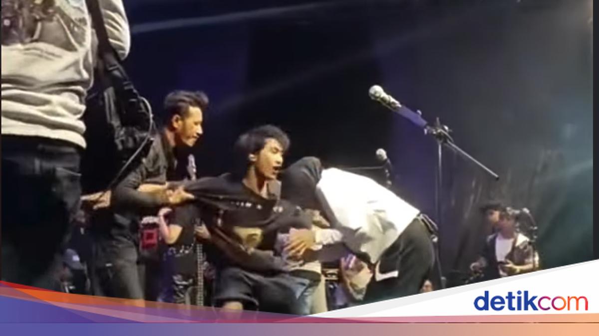 Bizarre Incident: Tantri Kotak Accidentally Hugs Stranger During Morning Routine - News Directory 3