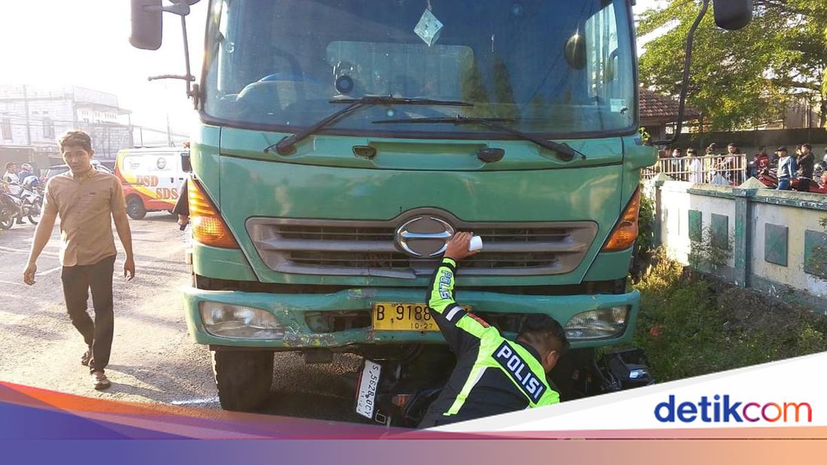Truk Tabrak 3 Motor dan Pejalan Kaki di Jombang, 2 Tewas 6 Luka