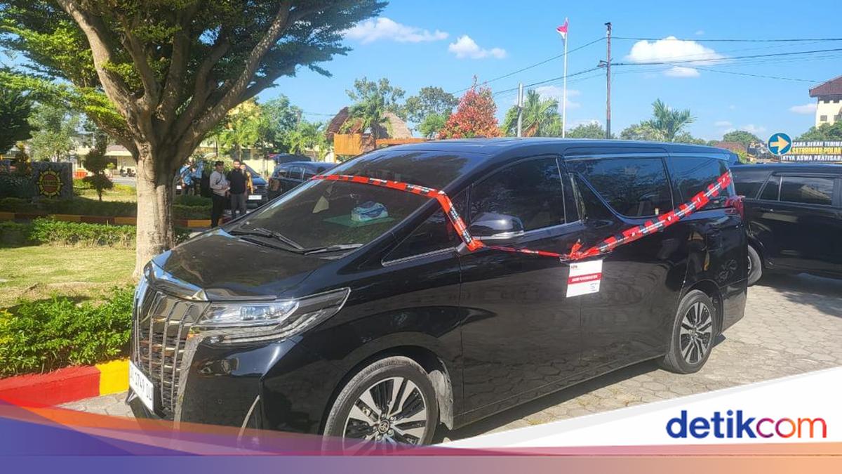 Disita KPK, Ini Penampakan Alphard Suap dari Pengusaha ke Bupati Lombok Barat