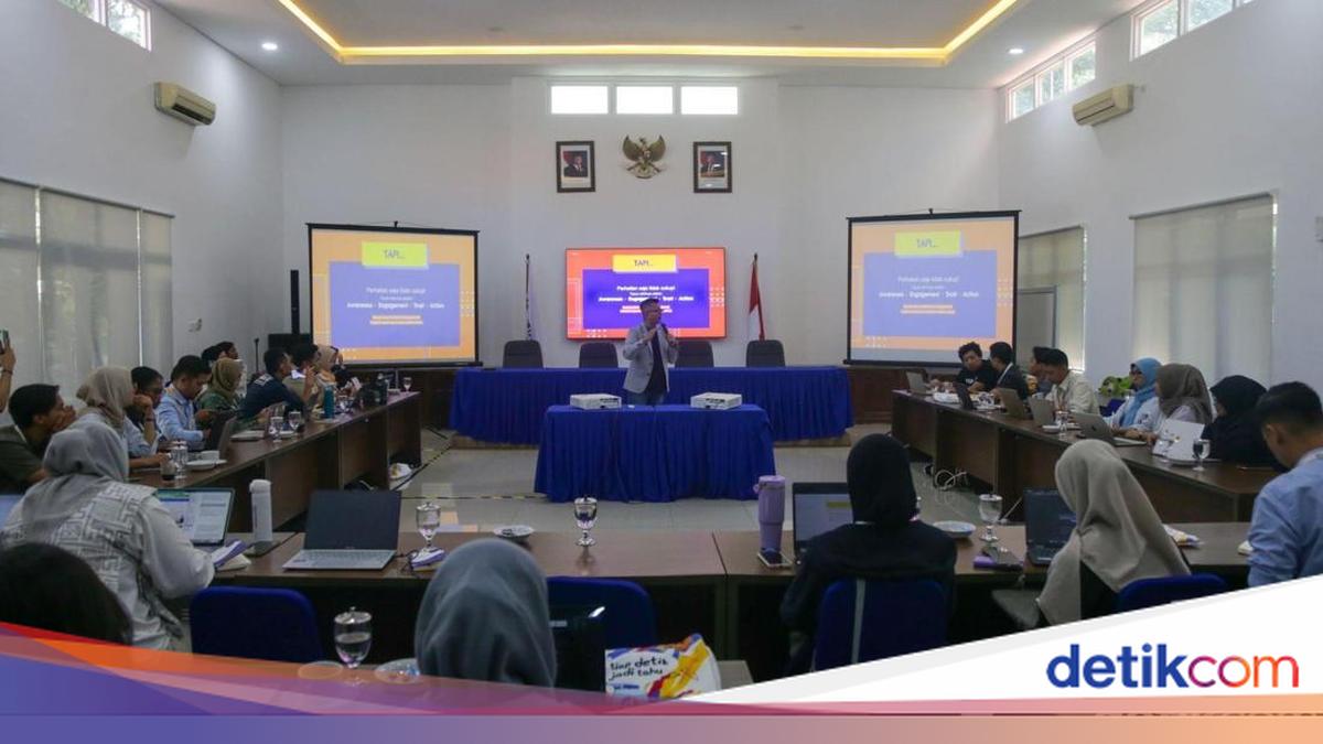 The Classroom Batch 3: Tim KLH/BPLH Bedah 7 Dosa Branding di Sosial Media