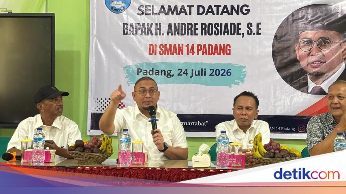 Andre Rosiade Tambah Bantuan Aula SMAN 14 Padang Jadi Rp 400 Juta