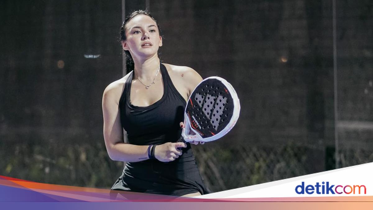 Gaya Energik Shafa Harris Debut Main Padel