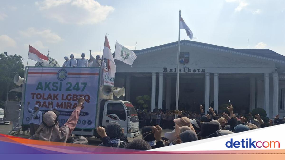 Warga Demo Tolak LGBT di Balkot Bogor, Wawalkot: Perwali Sedang Dibahas