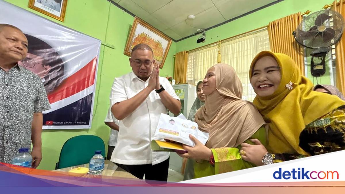 Andre Rosiade Bantu Rp 60 Juta untuk Pelajar yang Lolos ke Al Azhar Mesir
