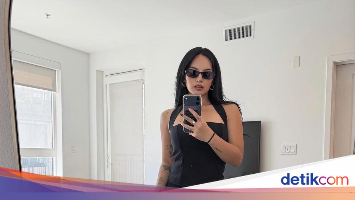 Potret Cantik Shafa Harris saat Ngeteh hingga Makan Sandwich Keju