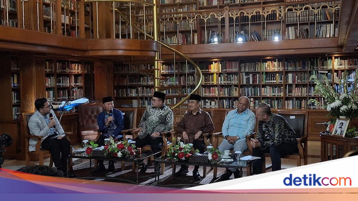 Hadirkan Tokoh Nasional, IIFTIHAR Bedah Visi Teknologi Habibie