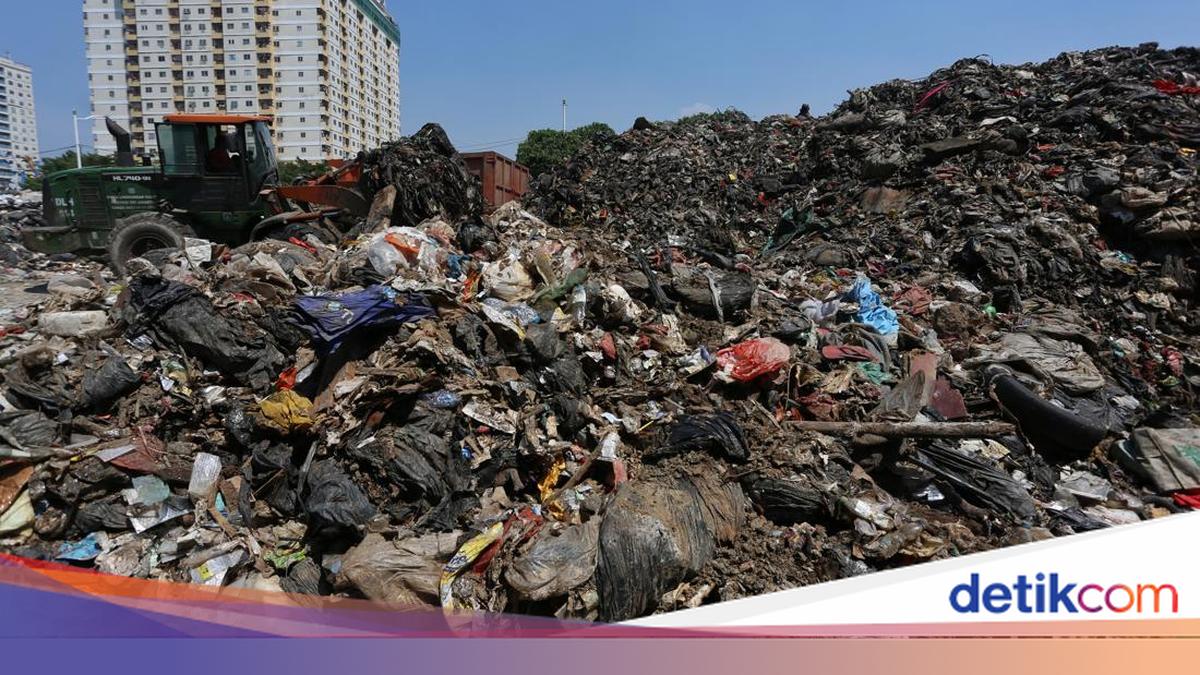 Swasta Timbun Sampah di RTH Penjaringan, Pramono Minta Pelaku Diproses Hukum