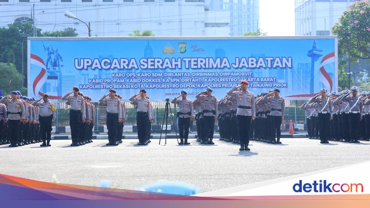 Kapolda Metro Jaya Pimpin Sertijab Dirlantas hingga 3 Kapolres