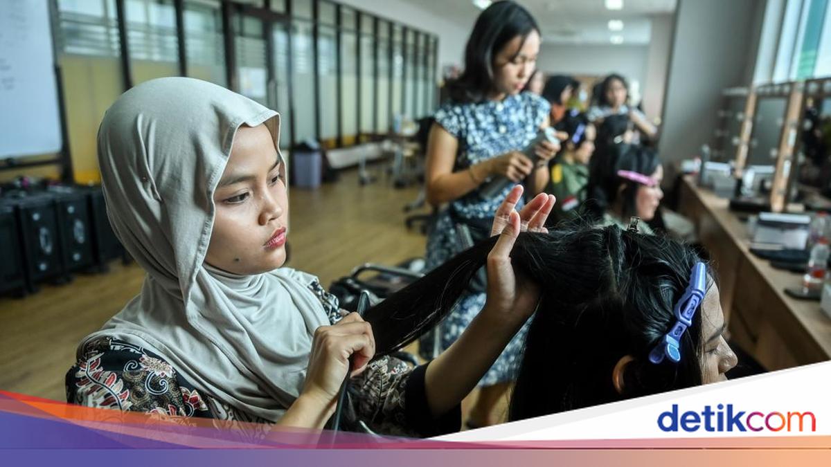 Pelatihan Tata Rias Perkuat Kompetensi Peserta Menuju Dunia Kerja