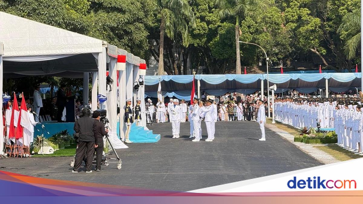 Prabowo Lantik 1.204 Pamong Praja Muda IPDN 2026, Pimpin Pengucapan Ikrar
