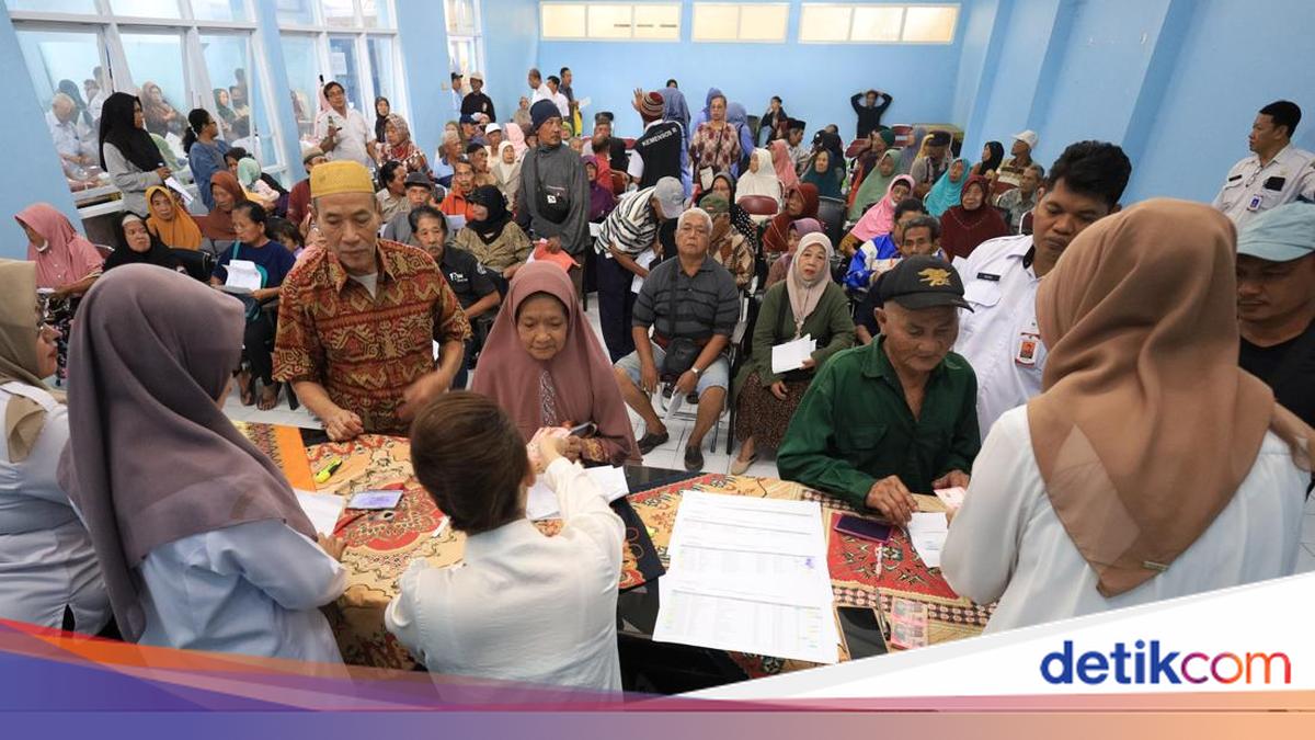 Ratusan Lansia di Kediri Terima BLT dari Dana Bagi Hasil Cukai Tembakau